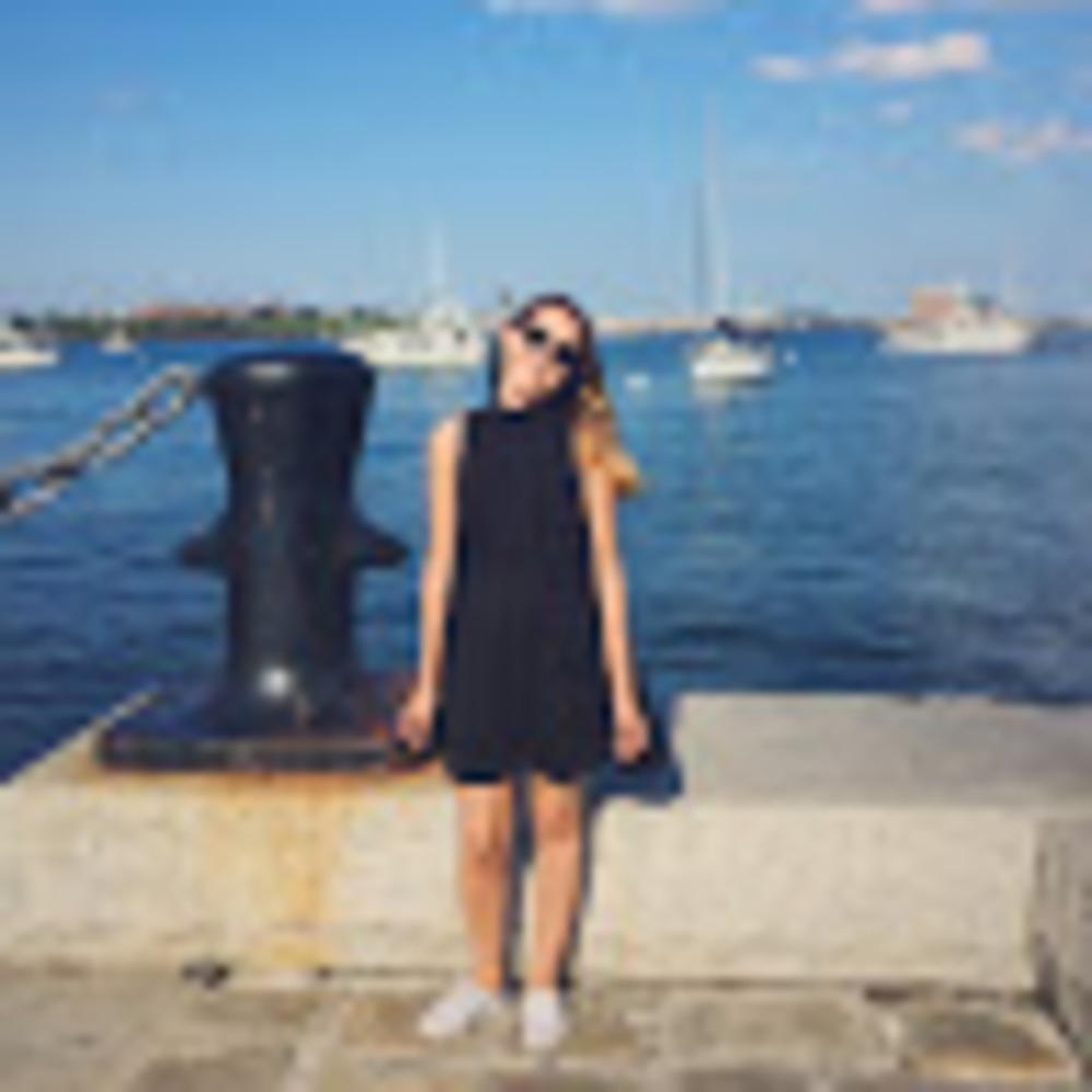 Meet your Posher, Eva